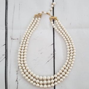 3 strand pearl necklace